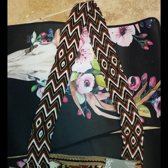 Cochella Hobo/Bucket Bag - Picture 3 of 3